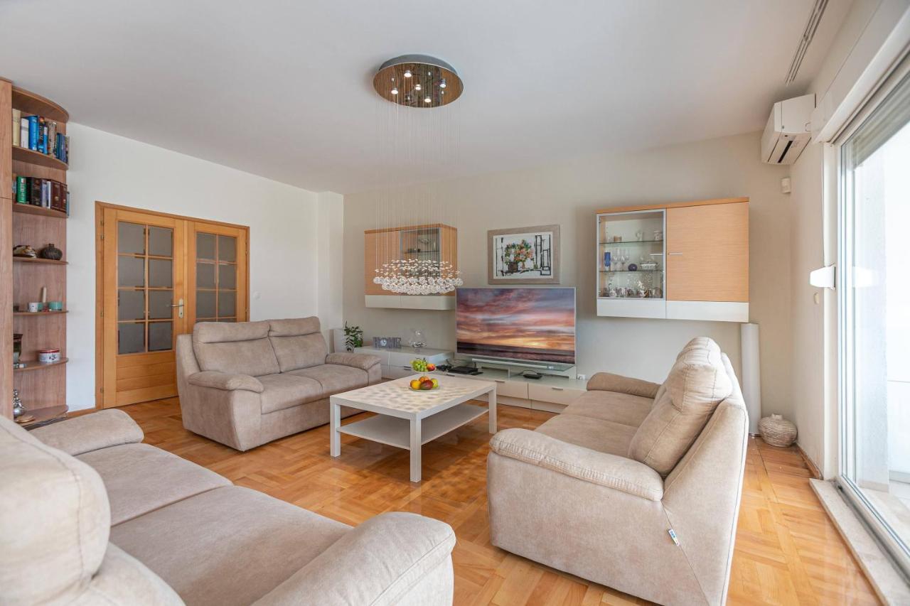 Apartment Relax Whit Big Terrace 170M2 Near The Beach 斯普利特 外观 照片