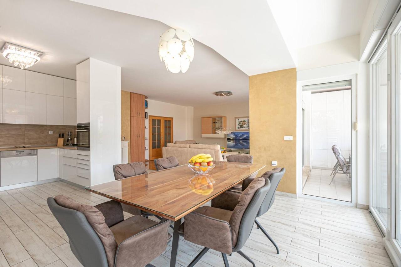 Apartment Relax Whit Big Terrace 170M2 Near The Beach 斯普利特 外观 照片