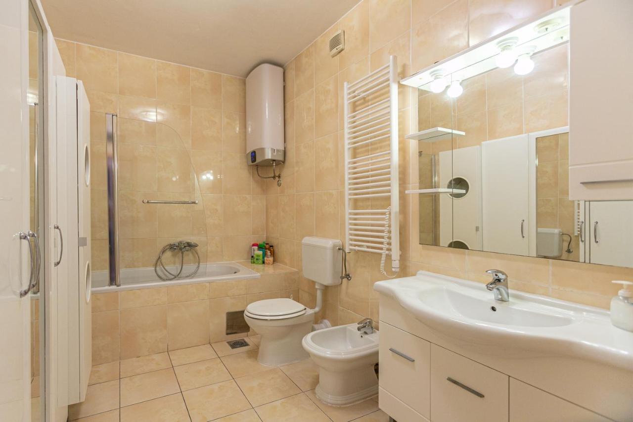 Apartment Relax Whit Big Terrace 170M2 Near The Beach 斯普利特 外观 照片